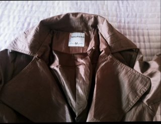 Gabardina Naurana Talla M Marrón Dorada