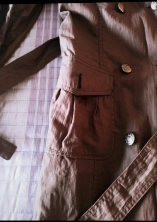 Gabardina Naurana Talla M Marrón Dorada