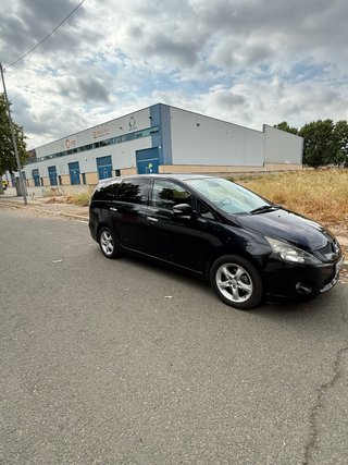 Mitsubishi Grandis 2005