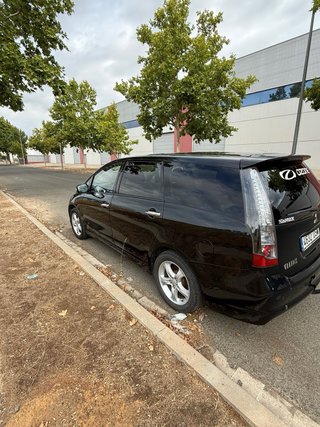 Mitsubishi Grandis 2005