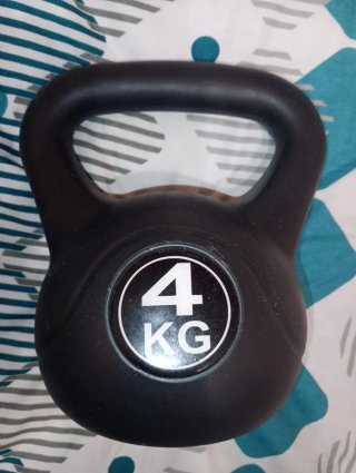 Pesa Rusa Kettlebell 4 KG Negra