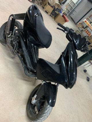 Se vende Yamaha Aerox Negra