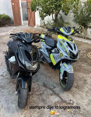 Se vende Yamaha Aerox Negra