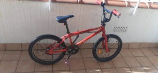 Bicicleta BMX Roja