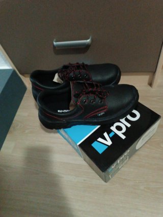 Zapatos de seguridad V-pro negros y rojos