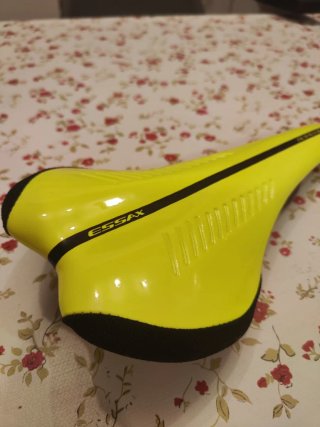 Sillín Essax Adrenaline Amarillo nuevo.