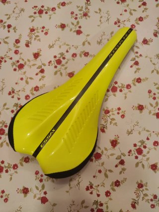 Sillín Essax Adrenaline Amarillo nuevo.