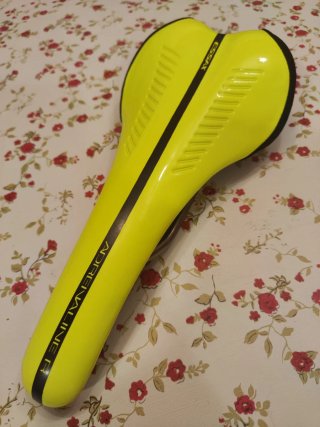 Sillín Essax Adrenaline Amarillo nuevo.