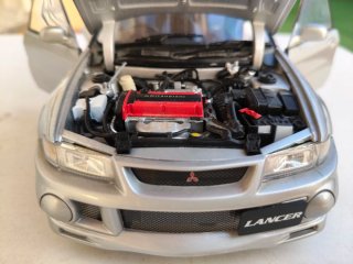 Autoart Mitsubishi Lancer Evo VI 1/18 Gris