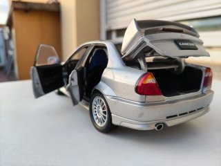 Autoart Mitsubishi Lancer Evo VI 1/18 Gris