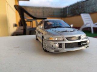 Autoart Mitsubishi Lancer Evo VI 1/18 Gris