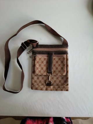 Bolso tipo bandolera sin estrenar