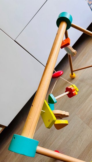 Gimnasio de actividades de madera para bebé