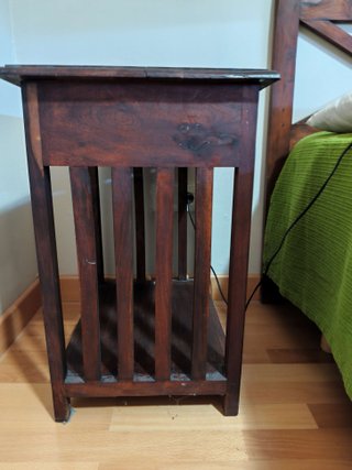 2 Mesitas de noche de madera