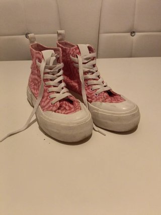 Zapatillas botín a cuadros morado y blanco