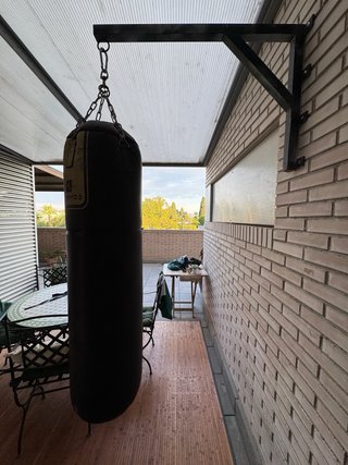 Saco de boxeo negro + base