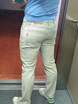 Pantalón vaquero Mango