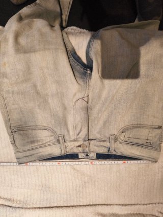 Pantalón vaquero Mango