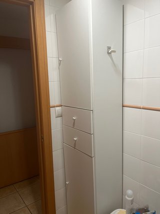 Armadio da bagno bianco