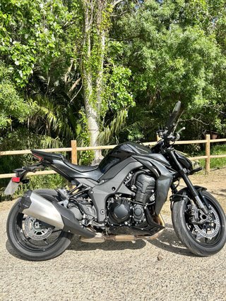 Kawasaki Z1100 Naked Negra