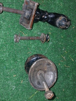 Picaporte antiguo mano y pomo