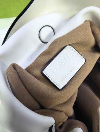 Bolso Loewe Flamenco Clutch Mediano Blanco