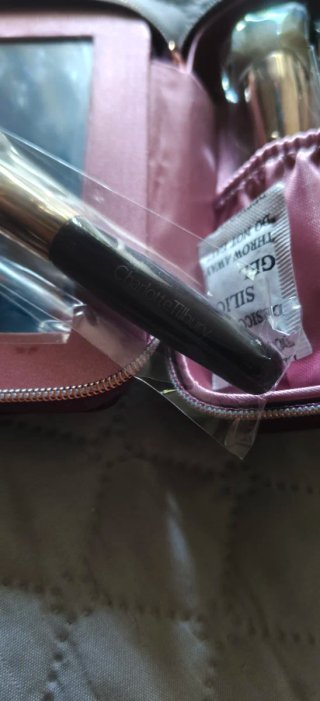 Pochette Charlotte Tilbury velluto bordeaux