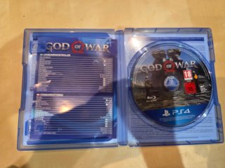 God of War 2018 ps4 y God of War Ragnafok ps5.