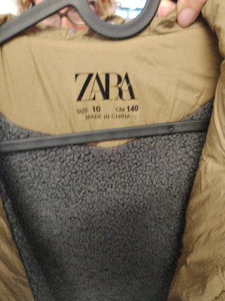 Cazadora Zara acolchada capucha M