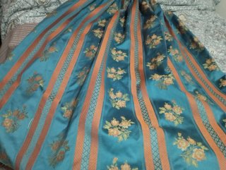 Falda regional 1m largo floral