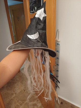 Gorra de bruja con peluca blanca