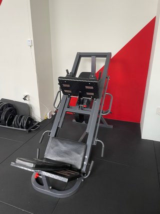 Prensa Pierna Hack Squat Titanium