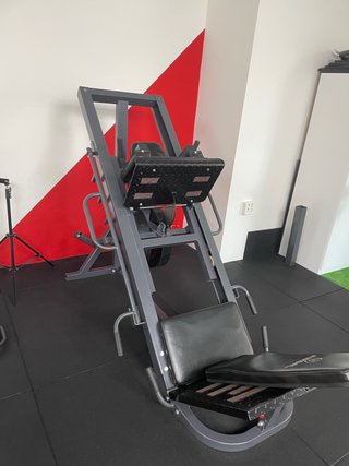 Prensa Pierna Hack Squat Titanium