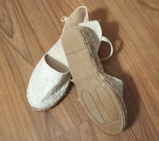 Alpargatas blancas