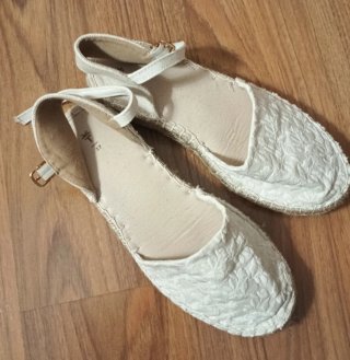 Alpargatas blancas