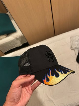 Gorra NY Negra con Llamas
