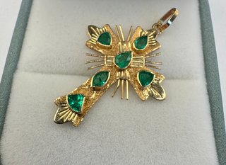 Colgante oro 18 kt con esmeraldas