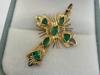 Colgante oro 18 kt con esmeraldas