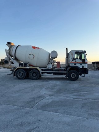 Camión hormigonera IVECO Eurotrakker