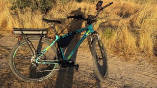 Bicicleta Megamo con motor Bagfan 250W, 36V