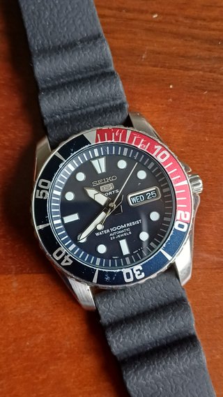 Reloj Seiko SNZF15K1 Automático