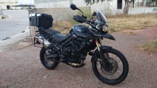 Triumph Tiger 800 XC Negra y Plata