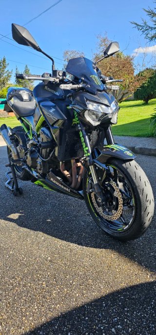 Kawasaki Z900 Negra y Verde full 125cv