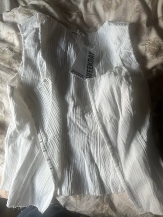 Camisa Weekday blanca sin mangas