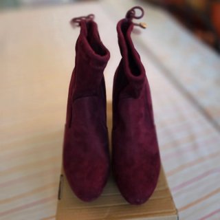 Stivaletti con tacco scamosciati bordeux