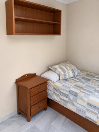 Dormitorio juvenil completo. Largo escritorio 3 m.