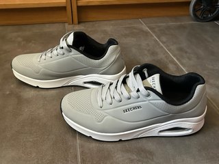 Skechers Uno Stand On Air Gris