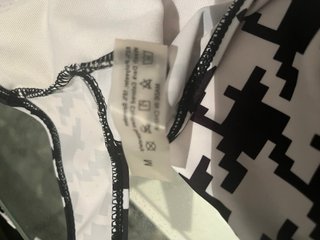 Costume da bagno nero e bianco taglia M