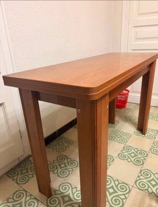 Mesa de comedor de madera