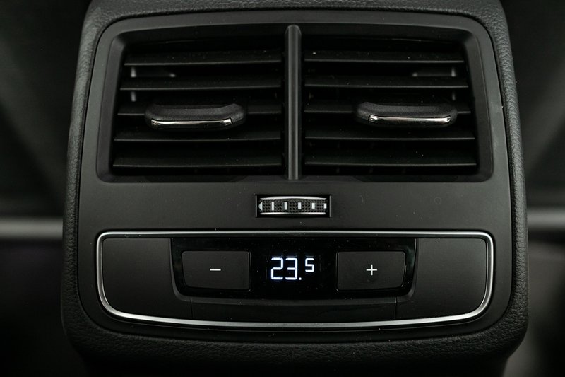 Audi A4 2022, foto 15